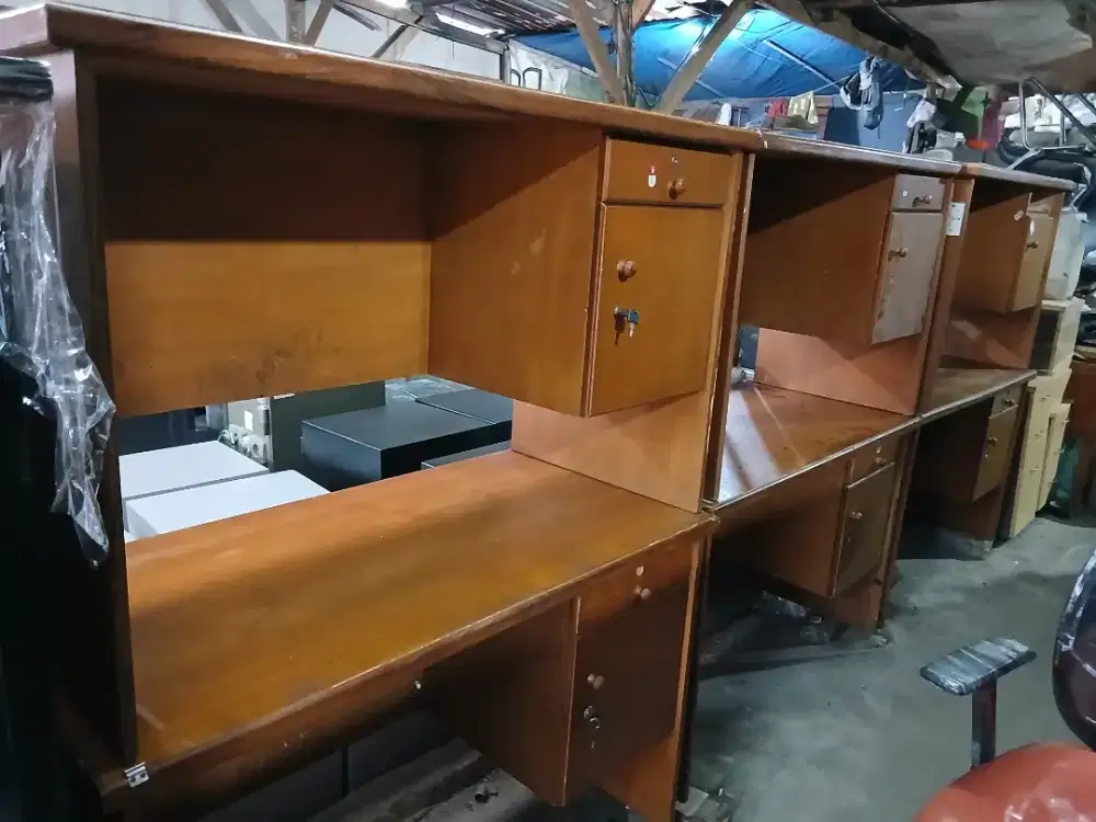 meja staf kantor