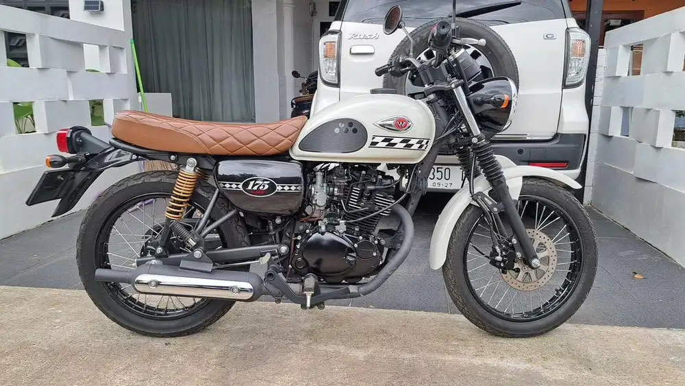 Motor Sport Retro Kawasaki W175 Tahun 2022