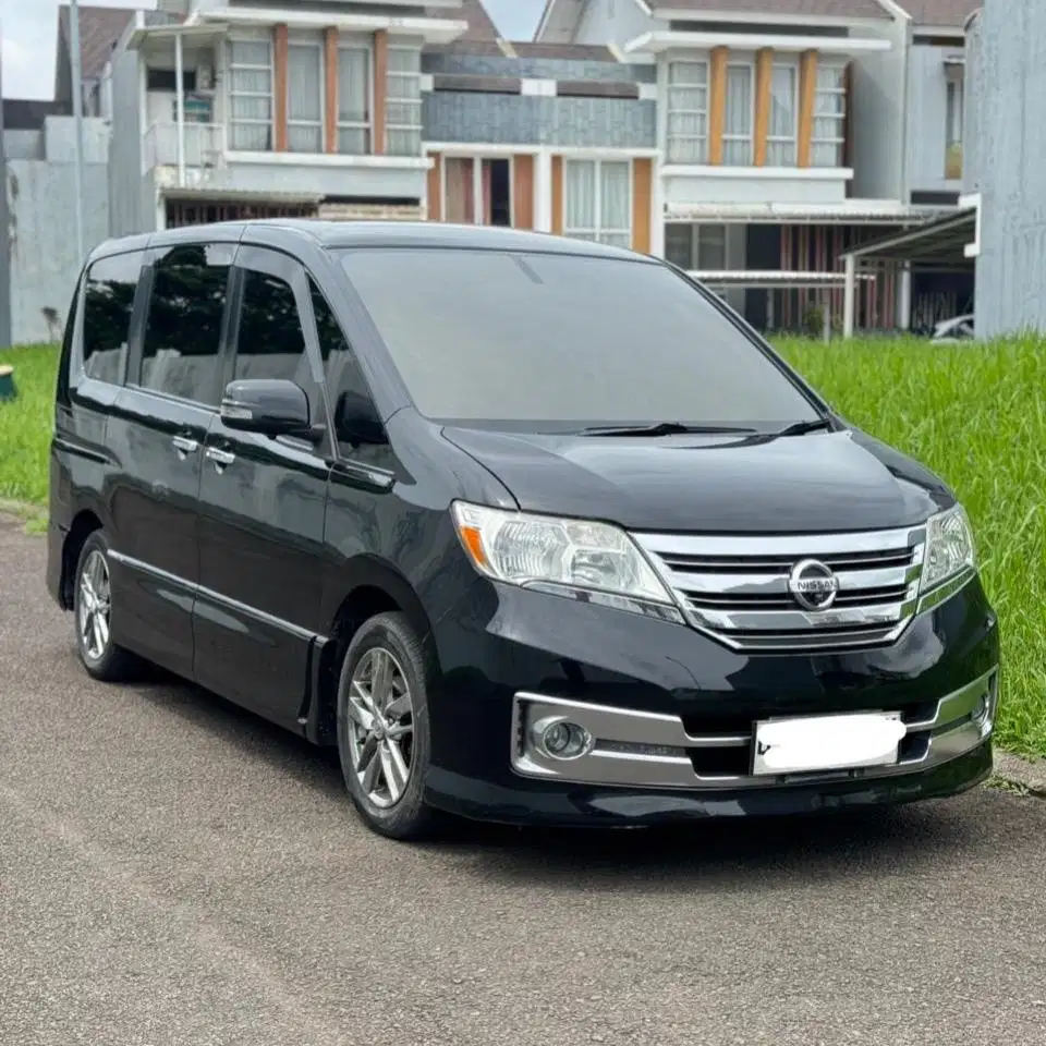 (CASH) Nissan Serena C26 HWS Autech 2013