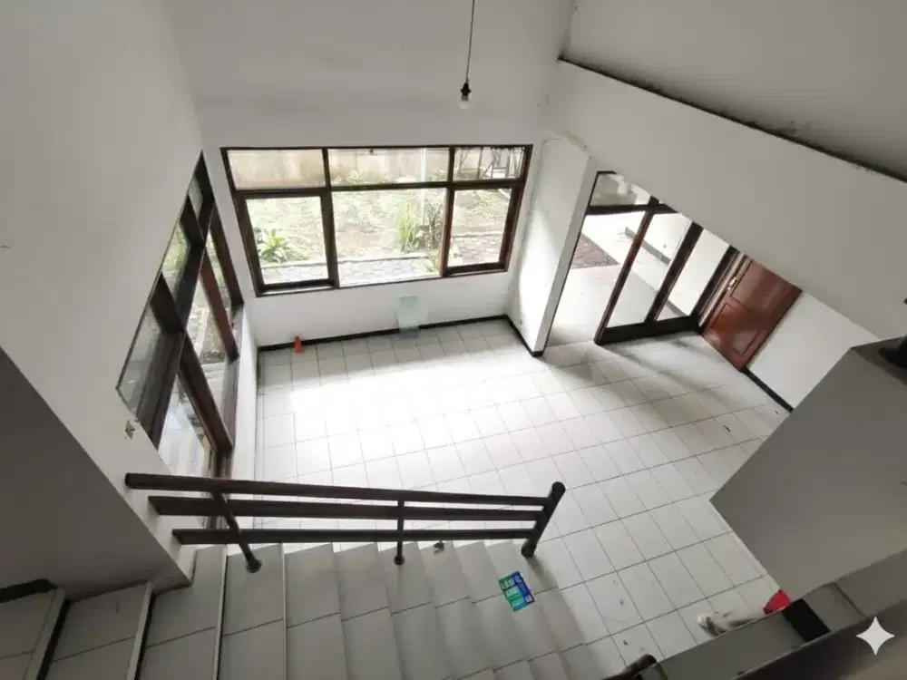 DISEWAKAN RUMAH COCOK DIJADIKAN KANTOR/TEMPAT TINGGAL DI KOPO MELATI  L