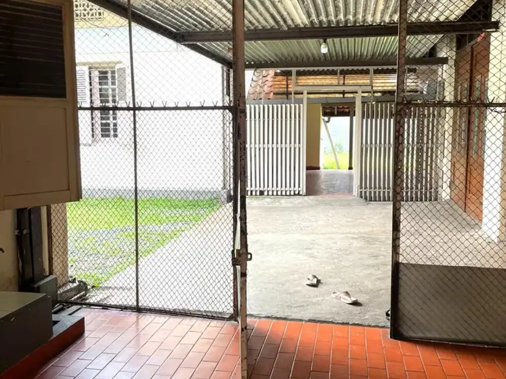 Ruang Usaha Luas Strategis di Sayap Dago Bandung