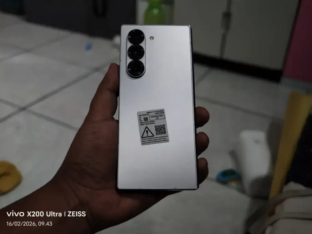 Samsung Galaxy ZFold 6 5G - 12/512GB - Garansi Resmi SEIN