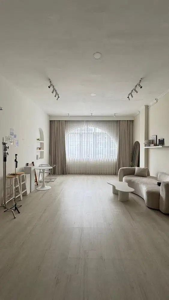 Take Over Usaha Studio Photo