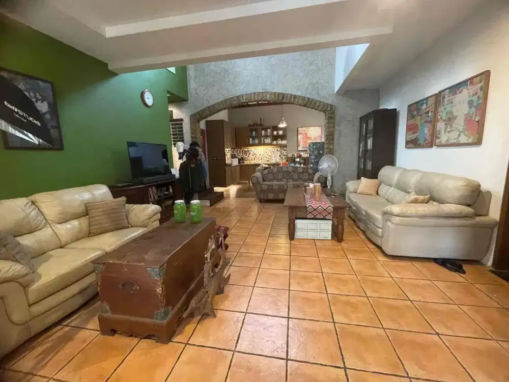 Rumah Lama terawat dan rapi dalam cluster Di Bintaro sektor 9