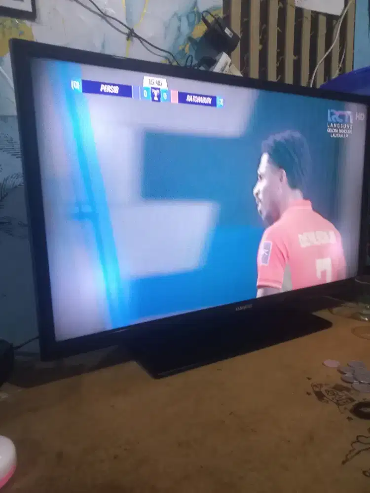 TV samsung 32inch analog tipe lama pake stb