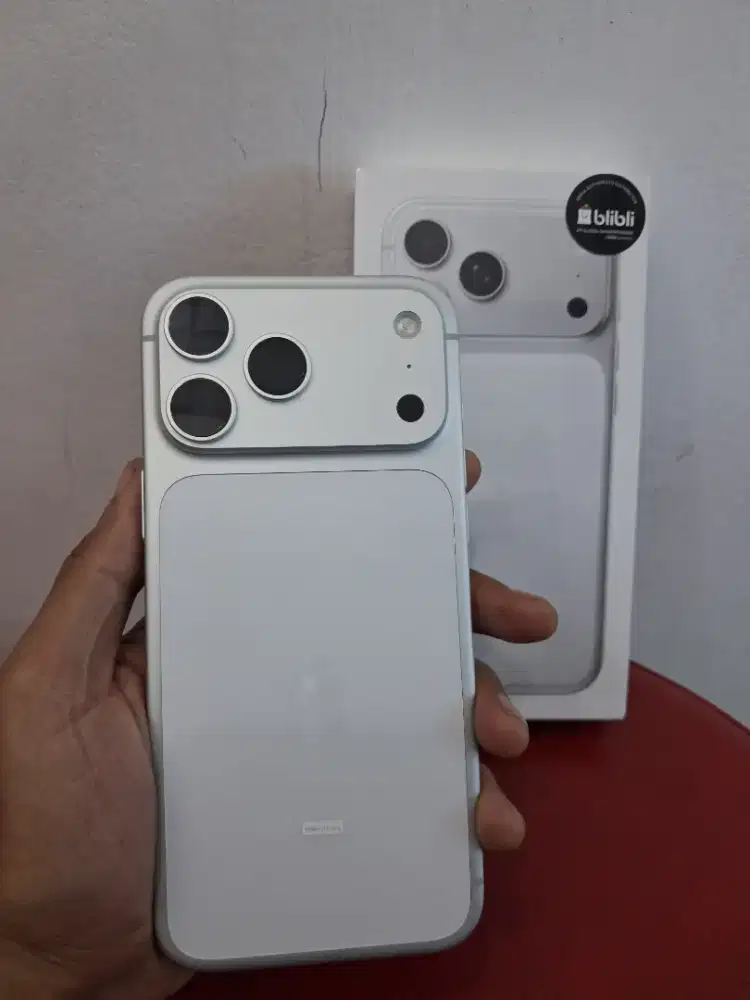 17 Pro Max 256 GB Resmi Ibox Fullset seminggu pake
