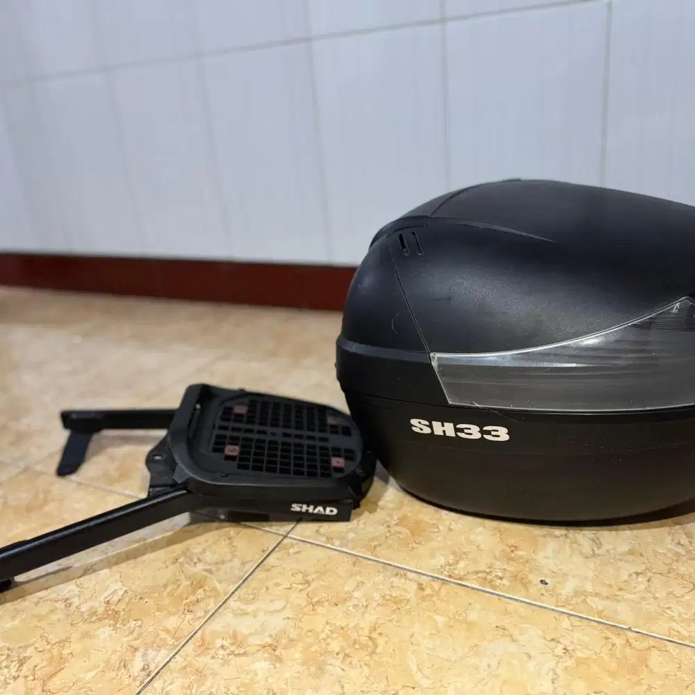Shad SH33 Box Motor dan Braket Honda vario 160 kondisi mulus lengkap