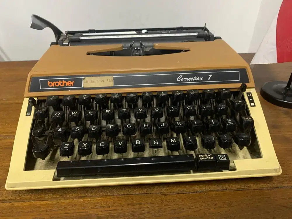 Mesin Tik Jadul Merk Brother