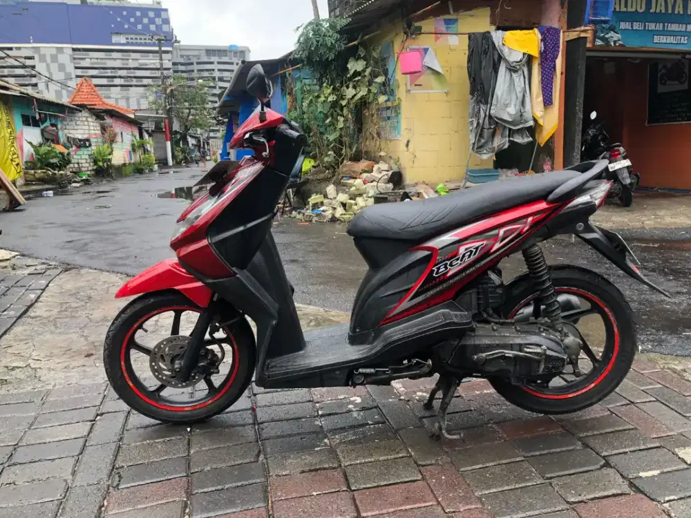 Honda beat 2011 mulus  alamat jl Kalisari Damen 102 Surabaya