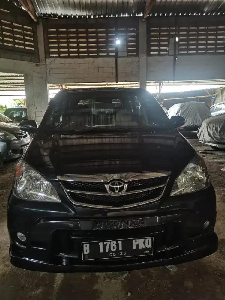 Di jual avanza 2011 seri G  manual pajak bulan 6