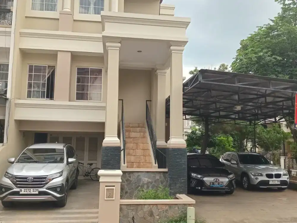 Jual Cepat Rumah Gading Grande Hook 3 Lantai 4+1 KT dengan Luas Tanah 14 X 15 Harga 4,9 M Nego