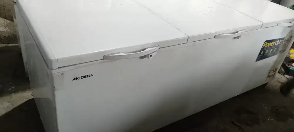 Freezer box 1300 liter merk Modena