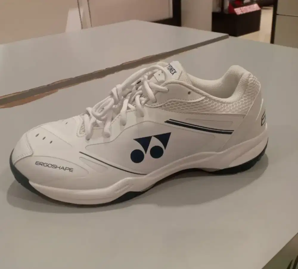 Sepatu badminton Yonex Shb 65