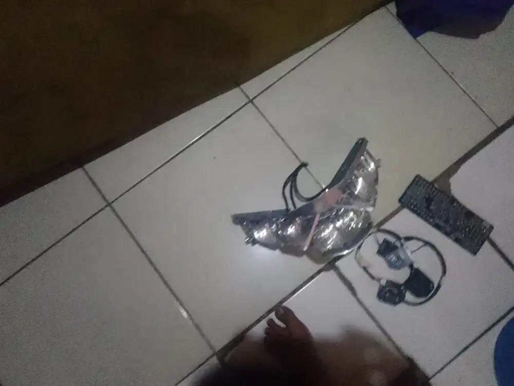 Lampu depan bawaan PCX 160