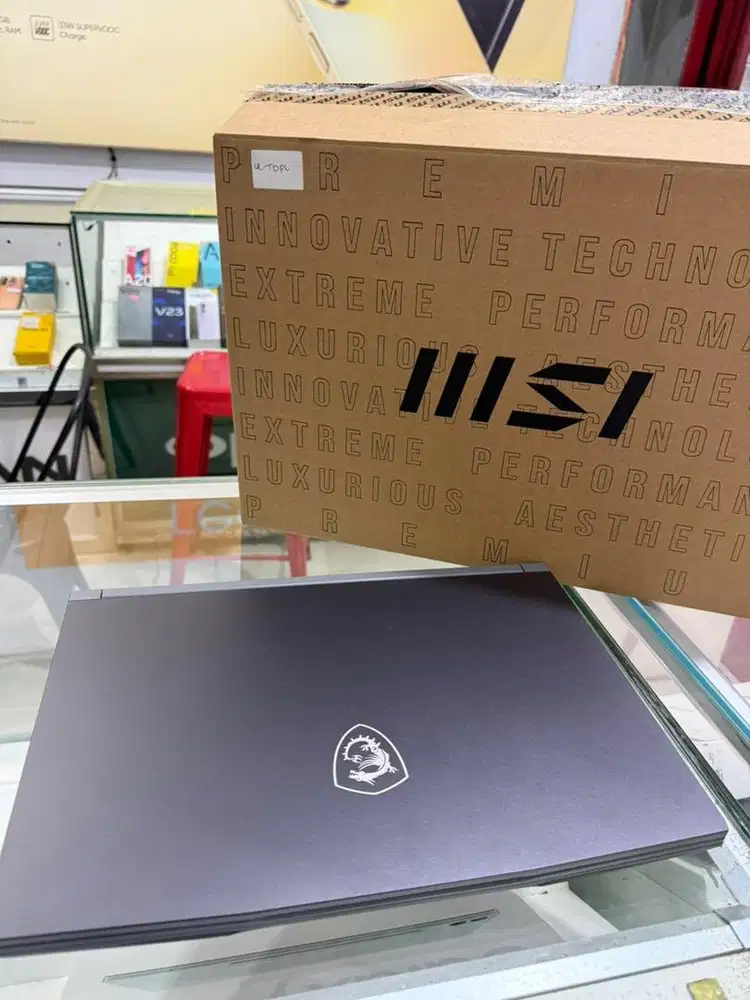 Laptop Msi thin 15 i core 7 gen 13