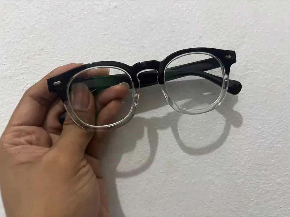 Free kacamata photocromic hitam bening