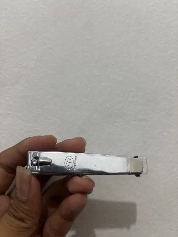 Free alat pemotong kuku