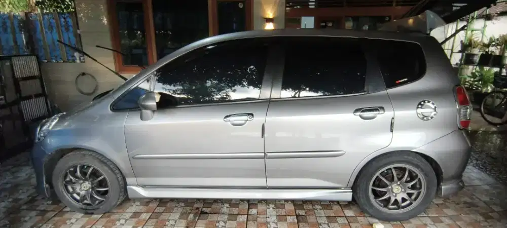 Honda Jazz Vtec Matic 2006 warna favorite Silverstone