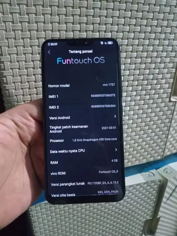 Vivo V9 4/64 (Batangan)