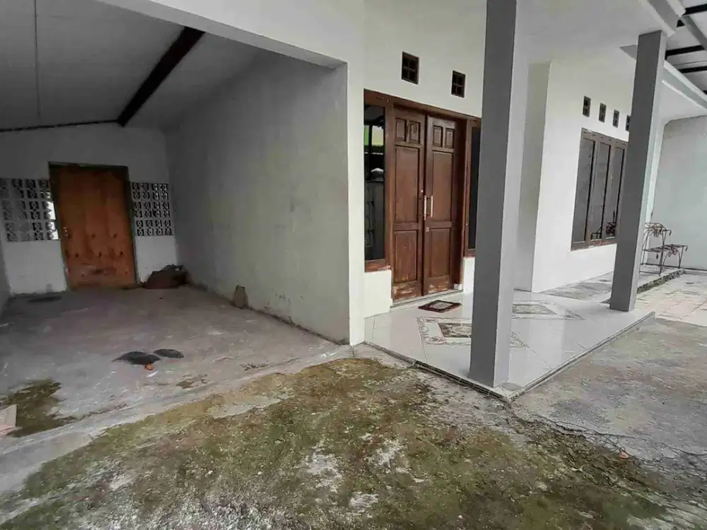 rumah disewakan  solo di sumber Banjarsari  Surakarta