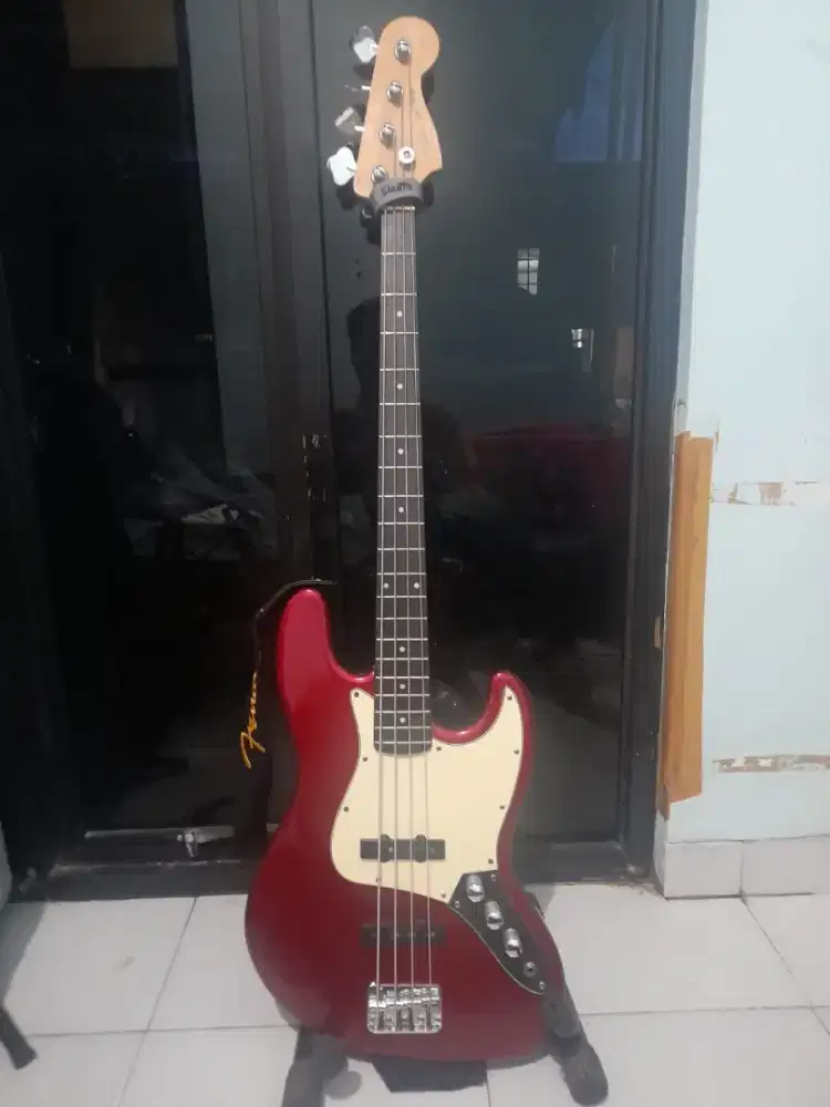 Dijual bass squier fender jazz bass ori