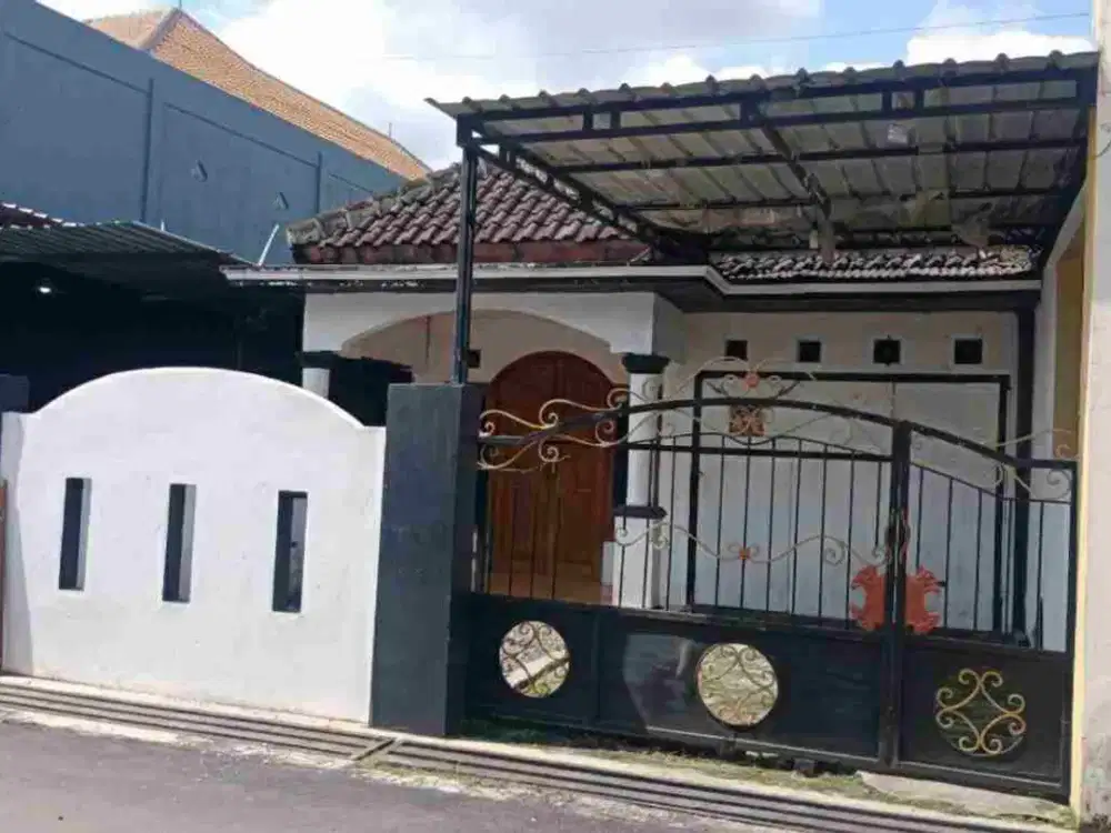 Rumah Bagus Siap Huni di Baturan Dekat Pintu Tol Solo