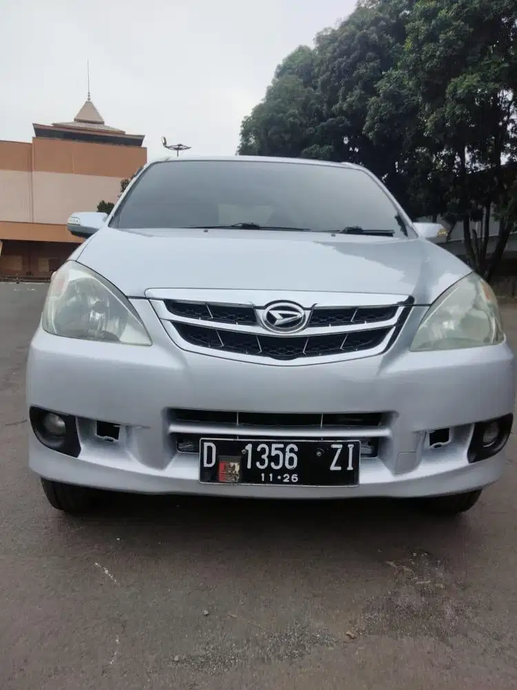 DAIHATSU XENIA Xi 1.3 MANUAL 2011 SILVER KM RENDAH HARGA MURAH !!