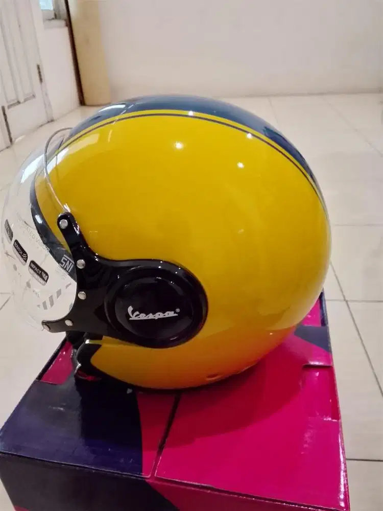 Helm Vespa SNI Yellow Size L