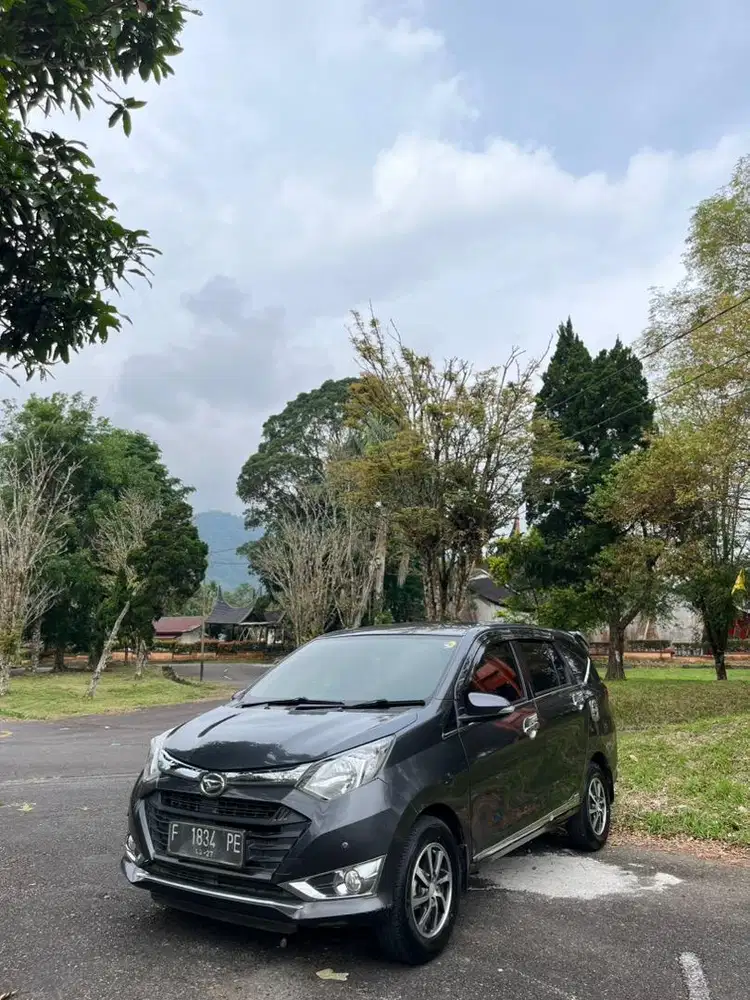 Sigra R Deluxe Km 27 Rb Asli Record