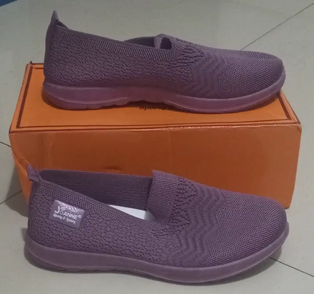 Joanne slip on fashion wanita