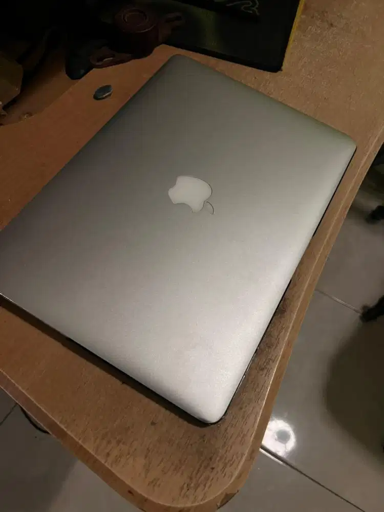 Dijual laptop macbook air 2017