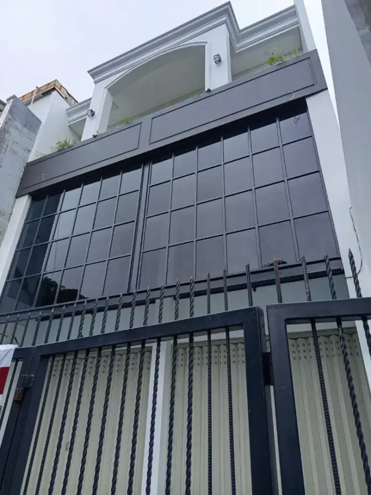 Disewakan Ruko Raya Darmo Baru