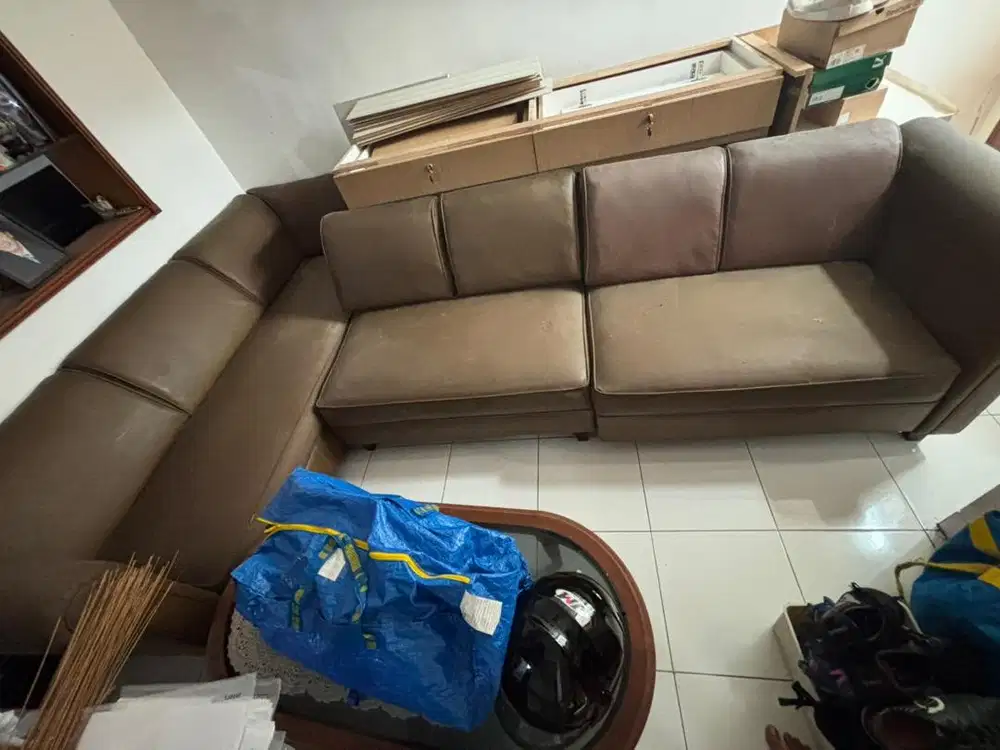 DIJUAL MURAH SOFA DAN SHOWCASE