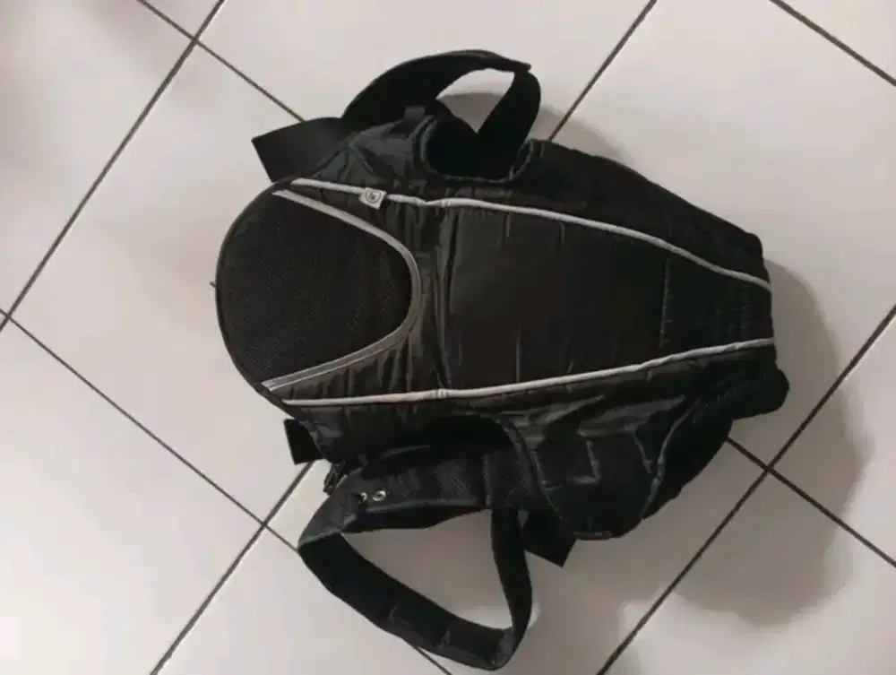 Jual gendongan bayi mothercare masih bagus