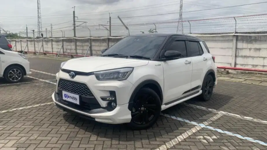 Toyota Raize 1.0 T GR SPORT TSS Two Tone Bensin-AT 2021 KZM