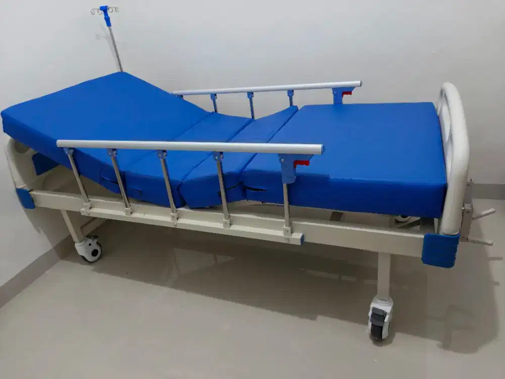 Bed Ranjang Pasien 2 Crank Engkol Mulus Like New
