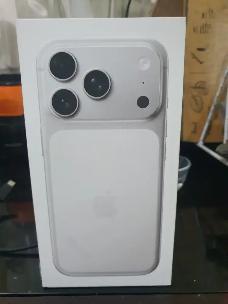 Iphone 17 pro 512gb silver garansi ibox 1 tahun