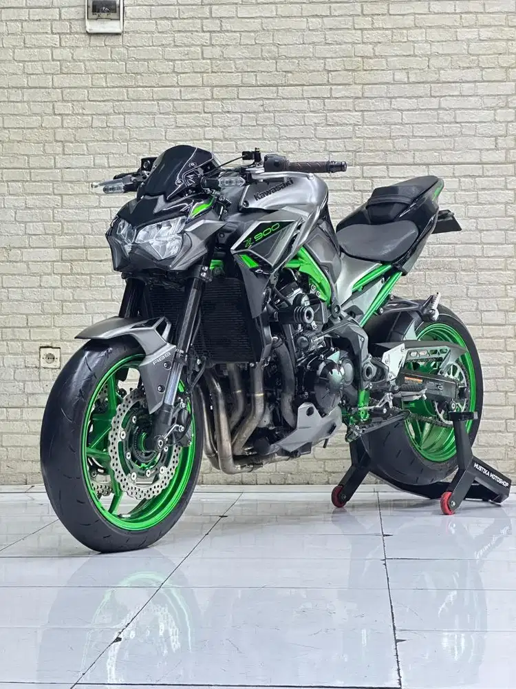 Kawasaki Z900 2024 grey