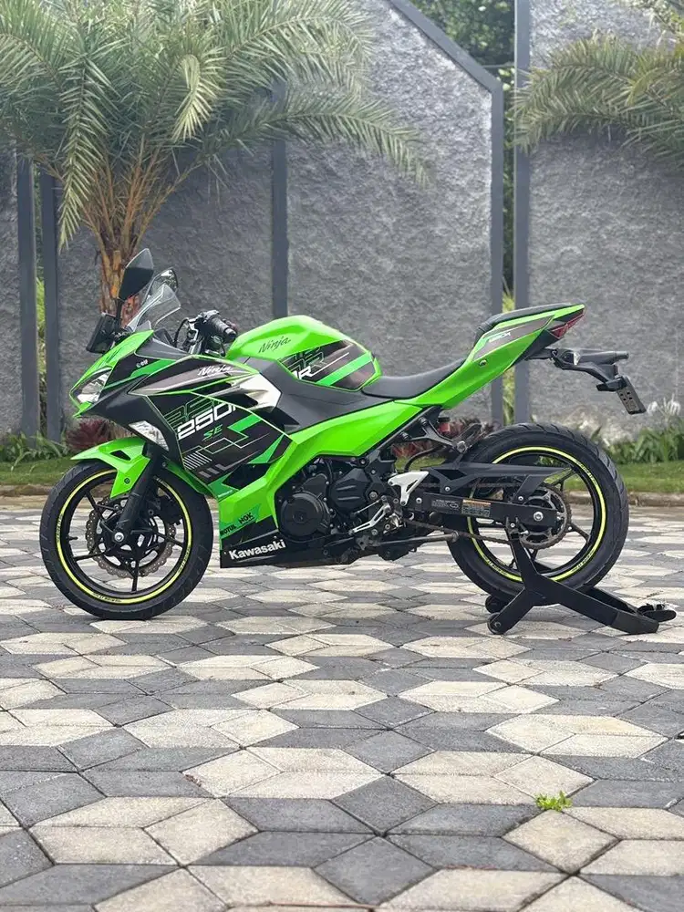 Kawasaki Ninja 250 Fi 2018 Hijau Odo 19rb Koko Motor