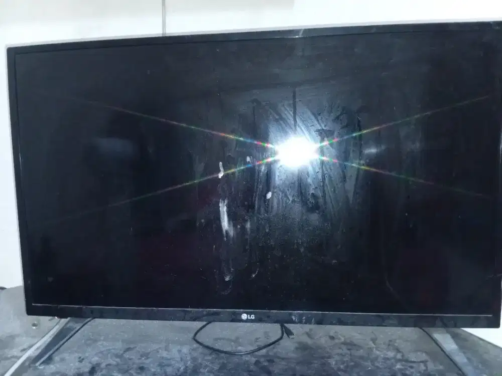 lG  LED 32 (Digital)