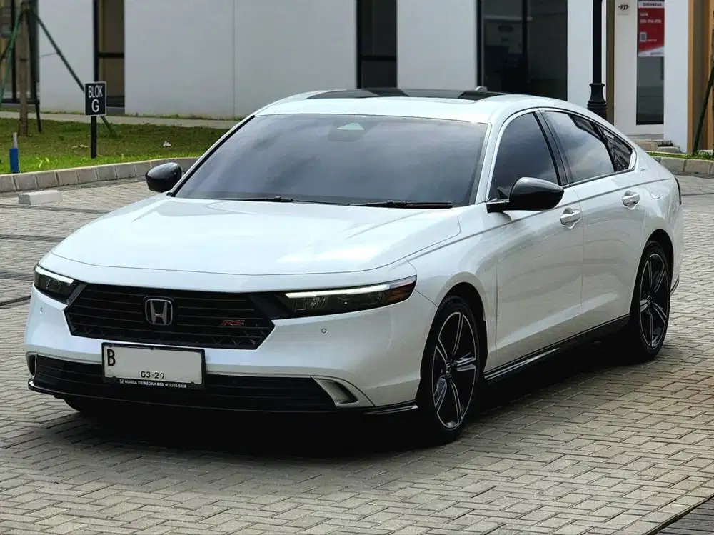 Honda Accord RS HEV Hybrid 2024 pajak panjang 03 / 2027