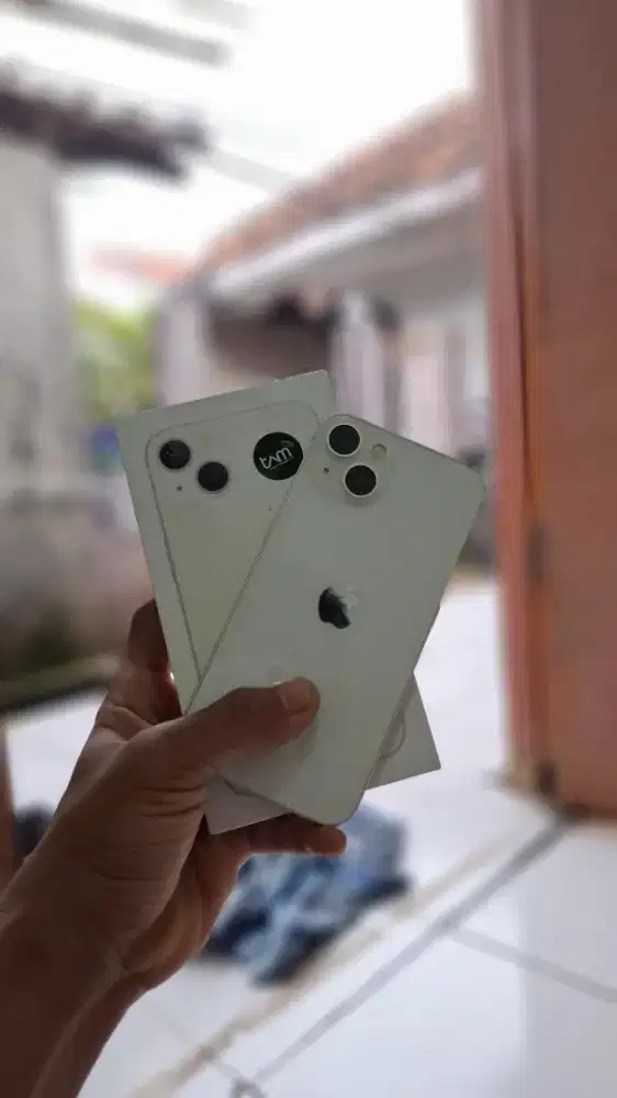 Iphone 13 128 Garansi resmi Ibox (Starlight)