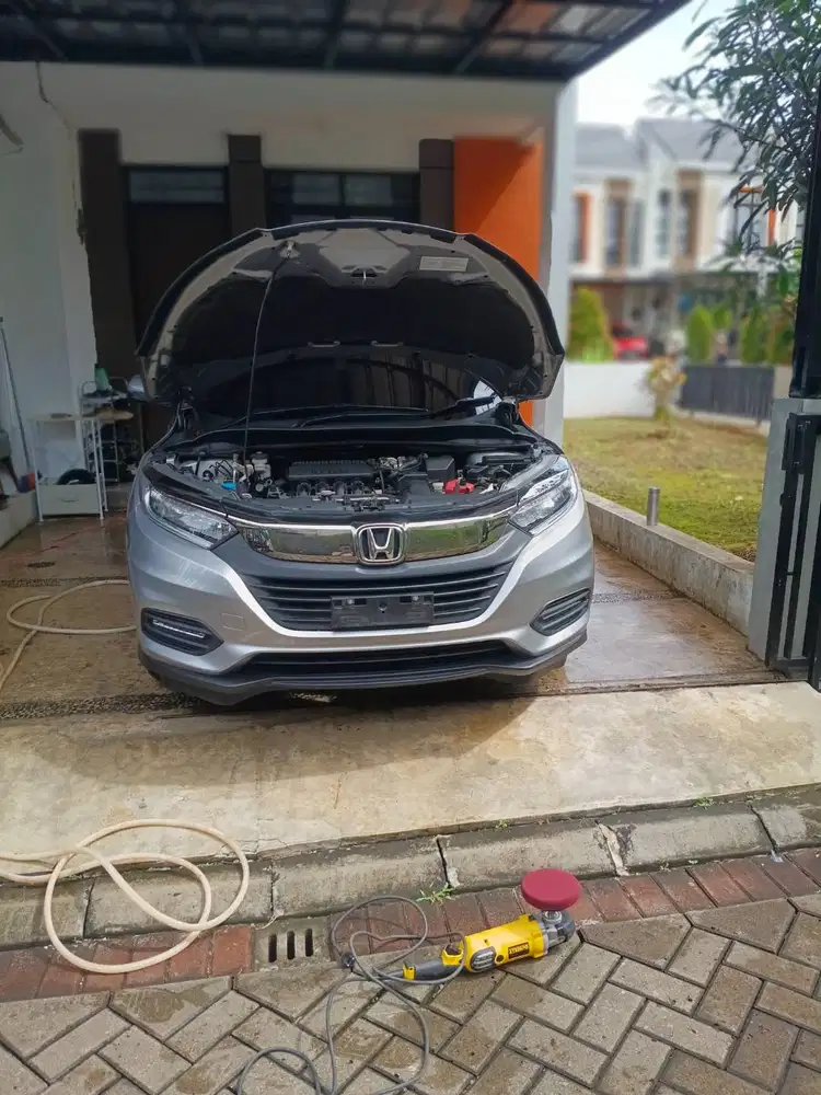 Poles dan Servis Mobil Panggilan