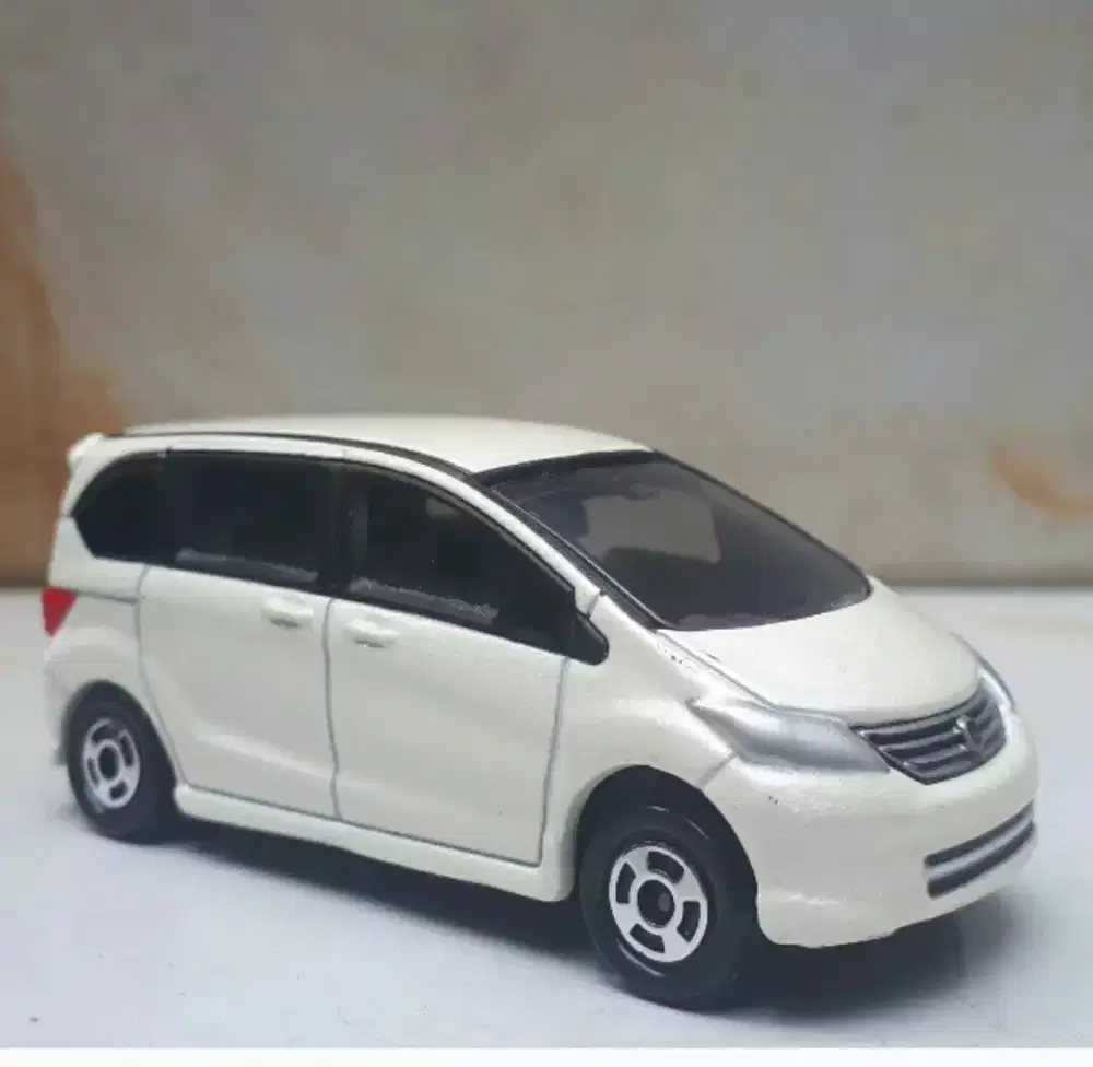 Tomica honda freed