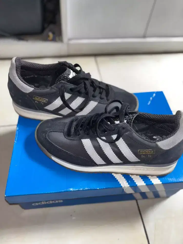 sepatu adidas unisex size 40