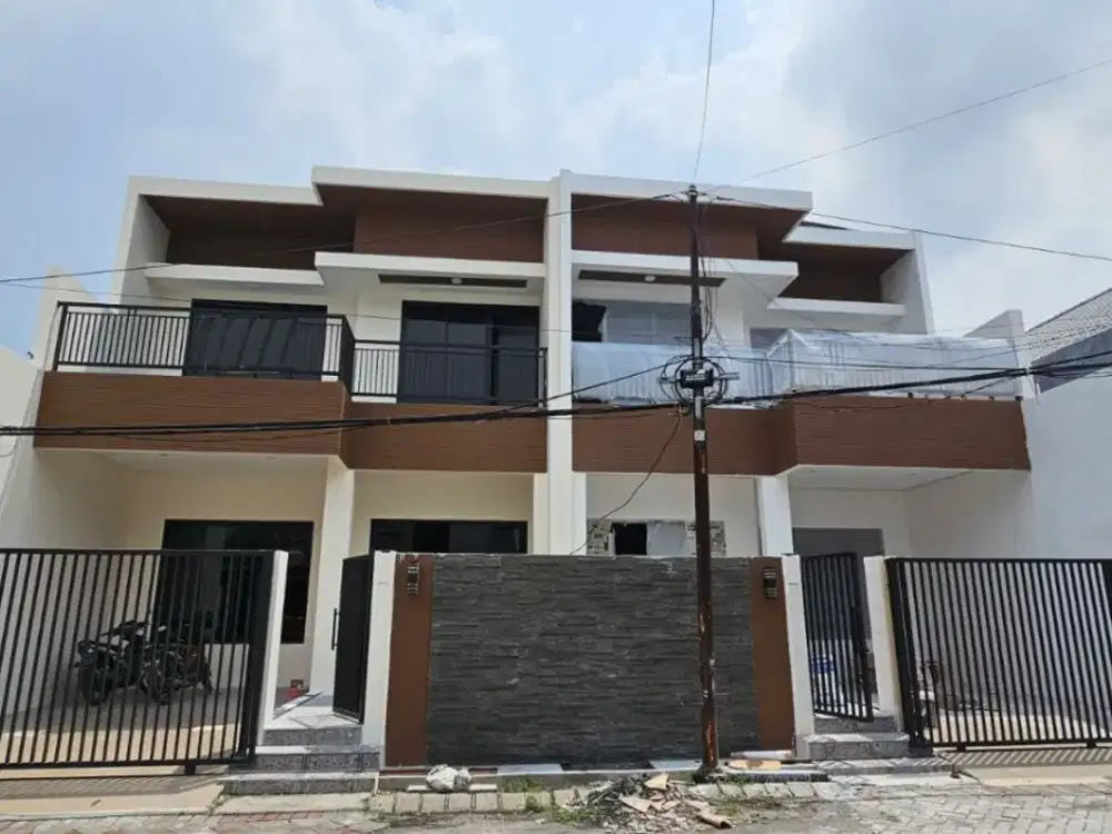 DIJUAL RUMAH DIAN REGENCY SURABAYA (ADA 2 UNIT READY DAN NEW)