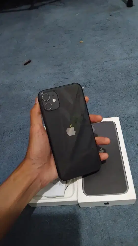 Iphone 11 64 ibox pemakaian pribadi