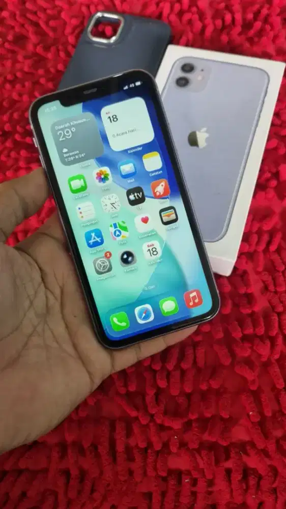 iPhone 11 64gb all operator aman fulset backdoor belakang  aja retak