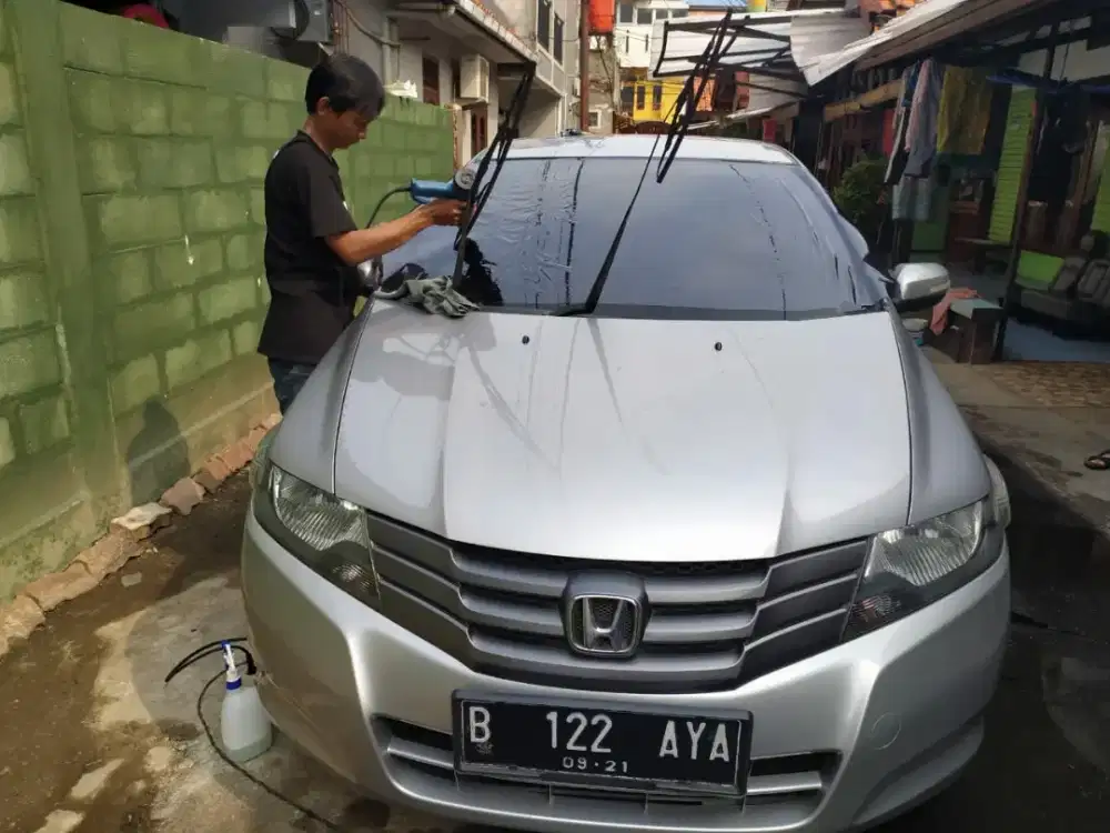Sepesialis kaca film mobil