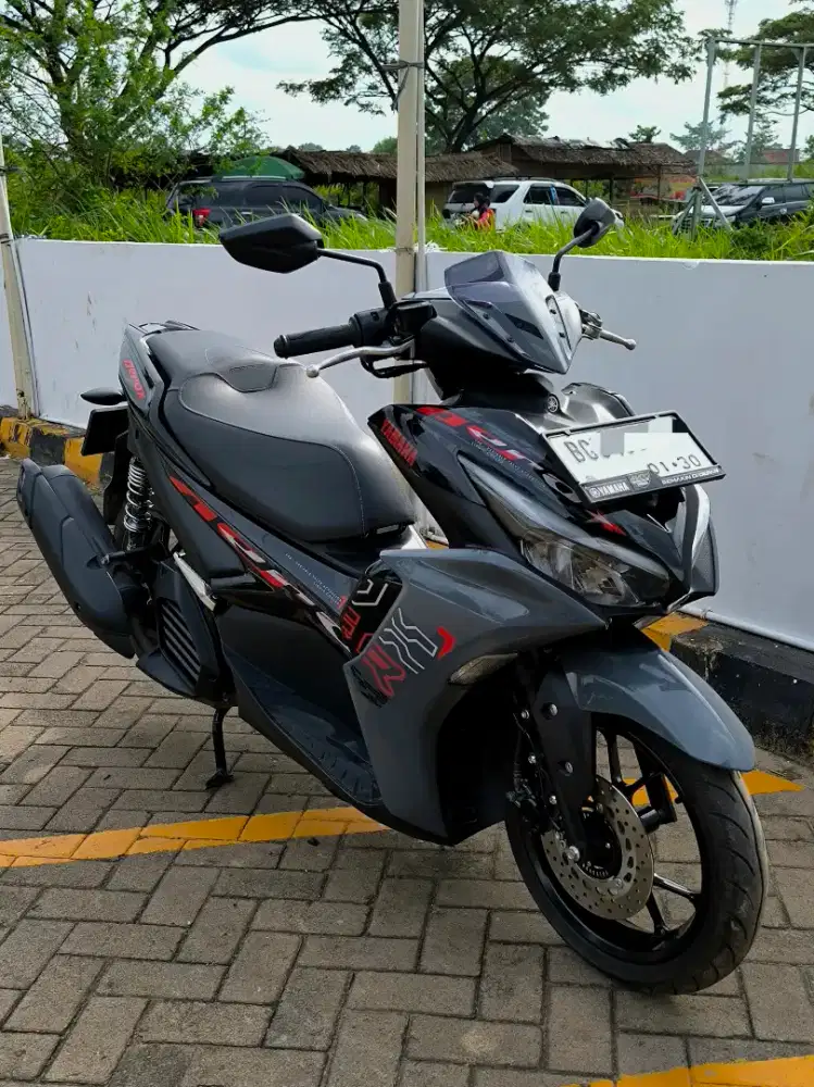 Yamaha Aerox 2025 Hitam Abu